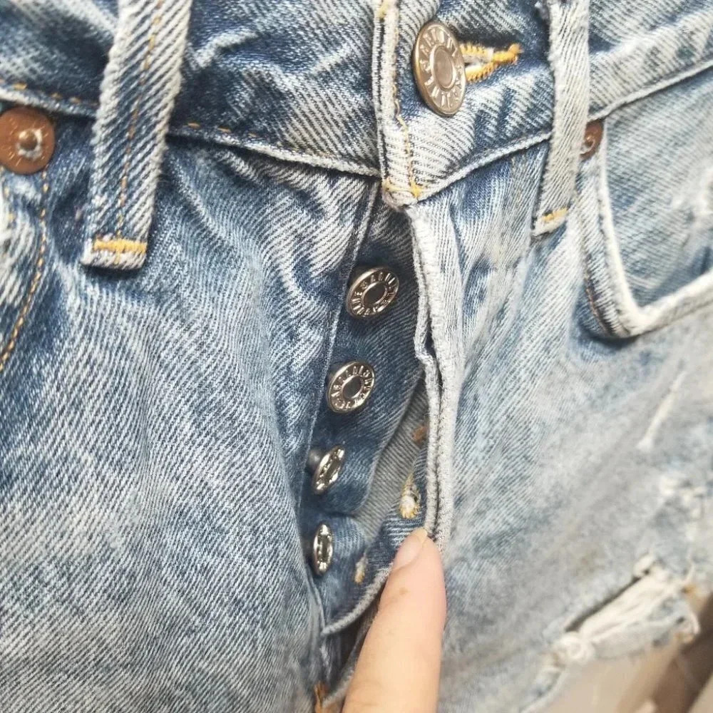 đ
şAGOLDE High Rise Button Fly Distressed Jean Shorts 23 - Picture 9 of 10